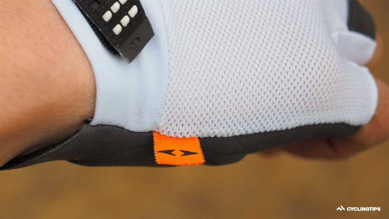 Spotlight: Giro Supernatural road gloves