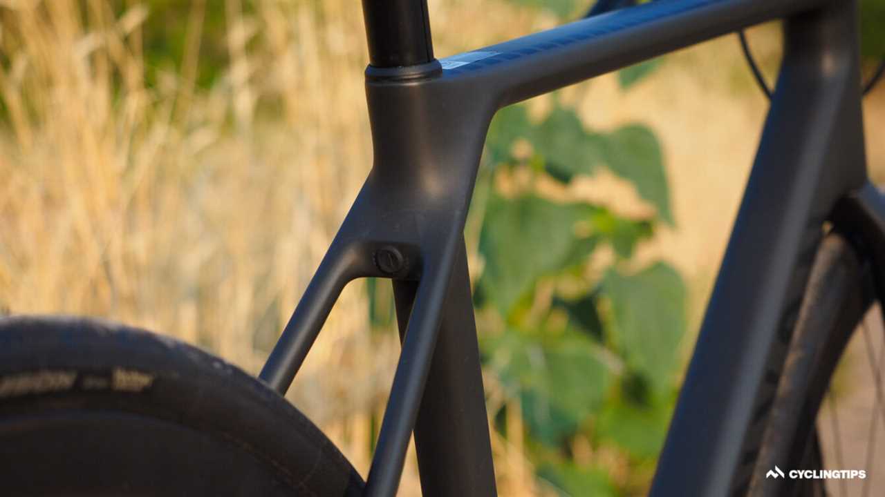 2022 Canyon Endurace CF SLX 9 Disc eTap review: Smooth and sleek value