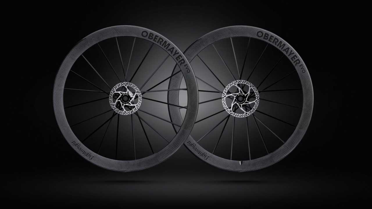 Lightweight’s lightweight 1230g Obermayer Evo disc wheelset