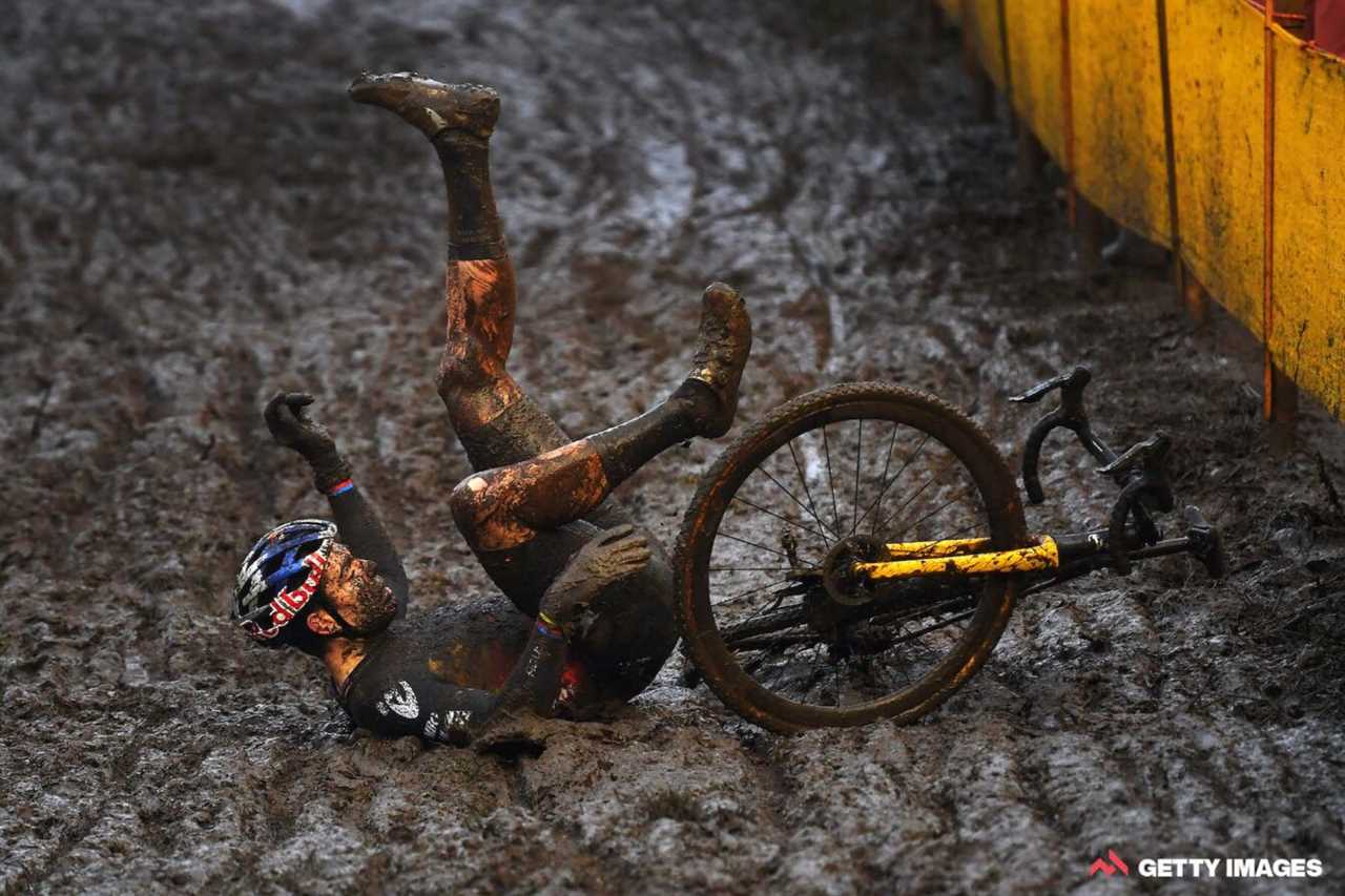 Van Aert obliterates the field in his first cyclocross race of the season