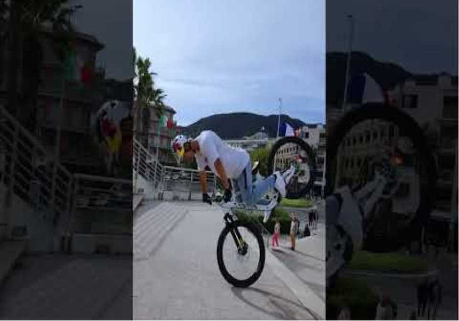 Riding down stairs - backwards - on the front wheel 🤙🏼