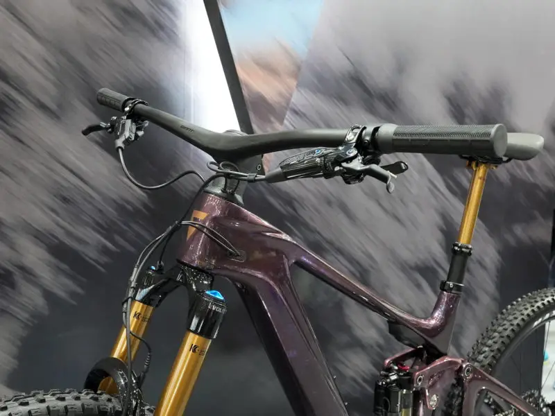 frame details on 2023 giant trance advanced e+ elite e-mountain bike