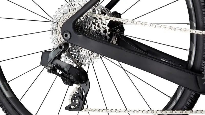 Rocky Mountain Solo Gravel Carbon : Alloy rear