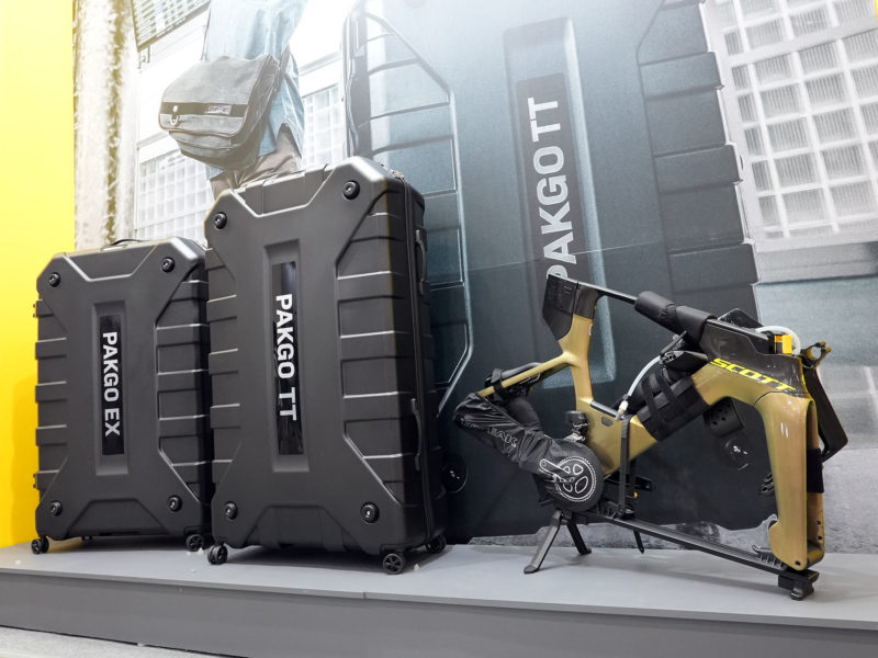 topeak pakgo tt hardshell travel case for tt and triathlon bikes