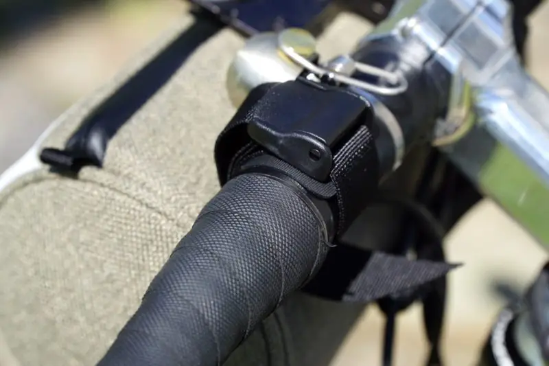 Fierce Hazel Handlebar Bag quick release buckles