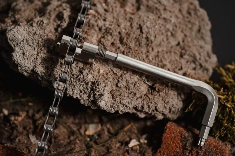 milKit Hassle'Off tool chain breaker on rock