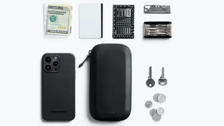 Bellroy All-Conditions Phone Pocket Plus inside