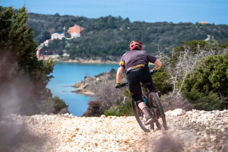 Next-gen Shimano eMTB ebikes transformed with AutoShift FreeShift automatic shifting, powered by LinkGlide, EP-801 & 11sp XT Di2, photo by Dan Milner, loose descent
