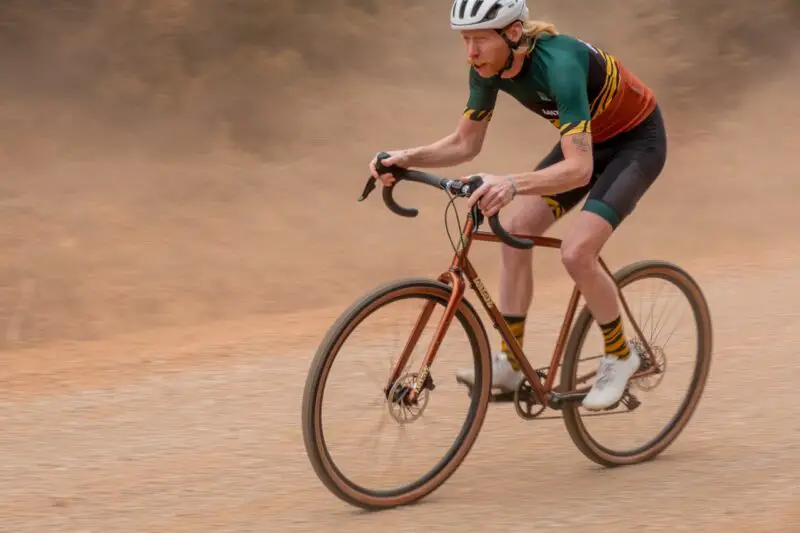 Wilde Bikes Rambler SL dusty riding