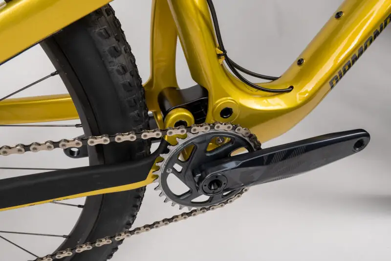 closeup details of diamondback yowie short travel mountain bike