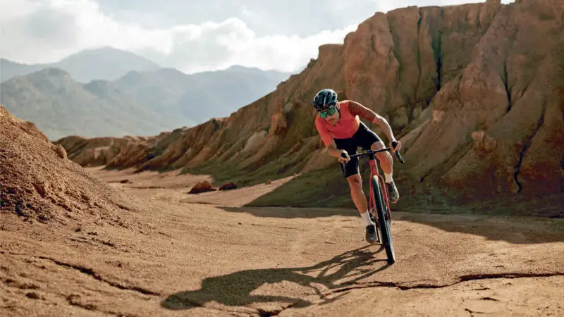 Aurum Manto race-ready carbon gravel bike, riding