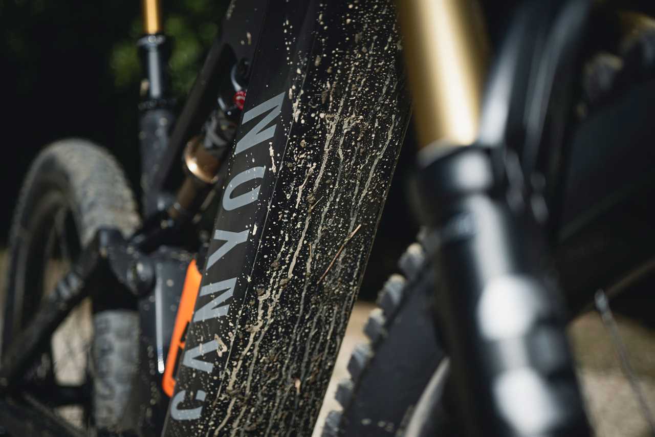 canyon spectral:on downtube sprayed