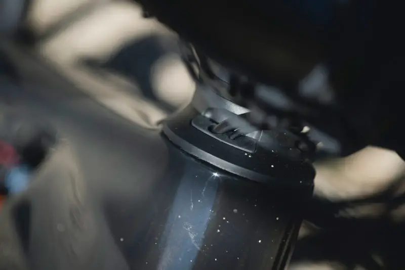 canyon spectral on emtb acros headset cable routing