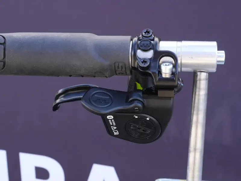 magura vyron v3 wireless dropper seatpost and remote lever button