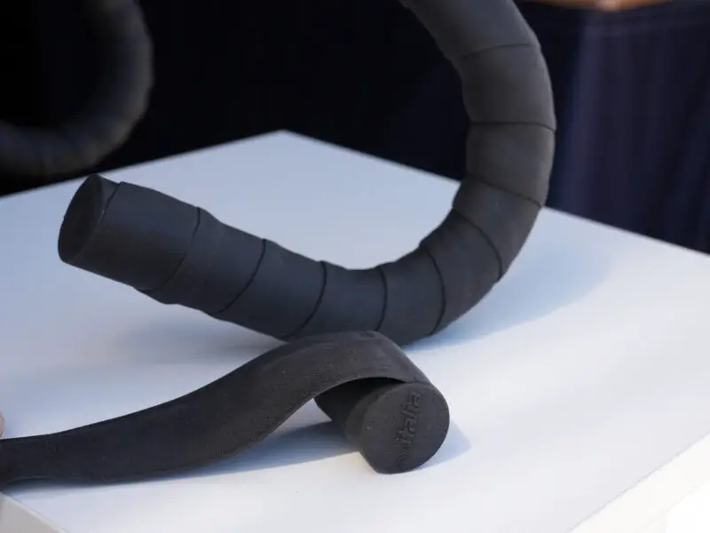 selle italia handlebar tape with integrated plug end