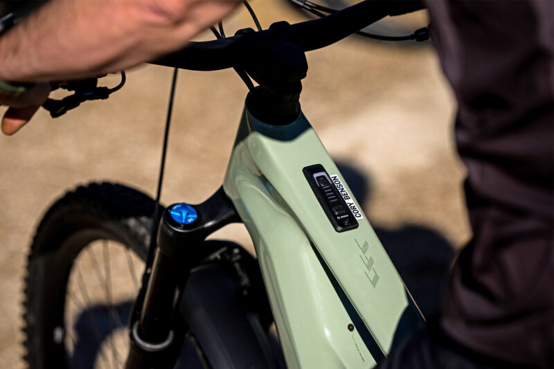 2023 Canyon Strive:ON CFR eMTB, race-ready carbon enduro ebike, photo by Boris Beyer, CFR toptube