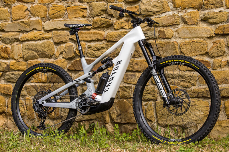 2023 Canyon Strive:ON CFR eMTB, race-ready carbon enduro ebike, photo by Boris Beyer,
