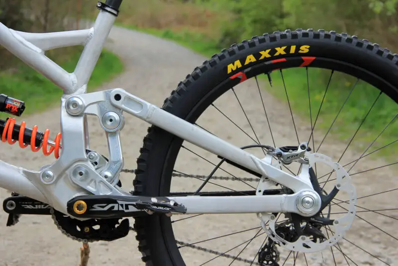 saracen myst prototype dh bike non drive side view 6-bar linkage
