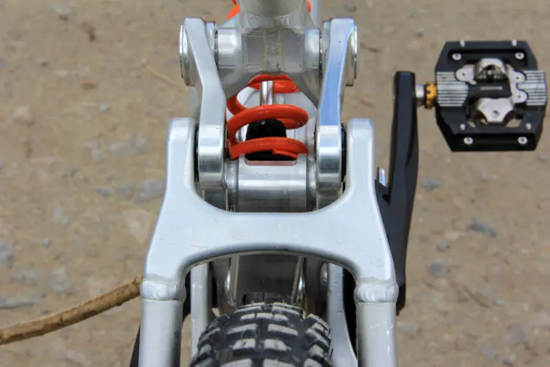 prototype saracen myst dh bike top view upper link
