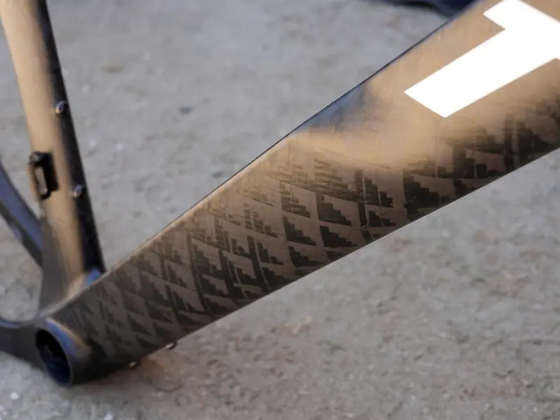 3T woven carbon fiber road bike frame is made in italy