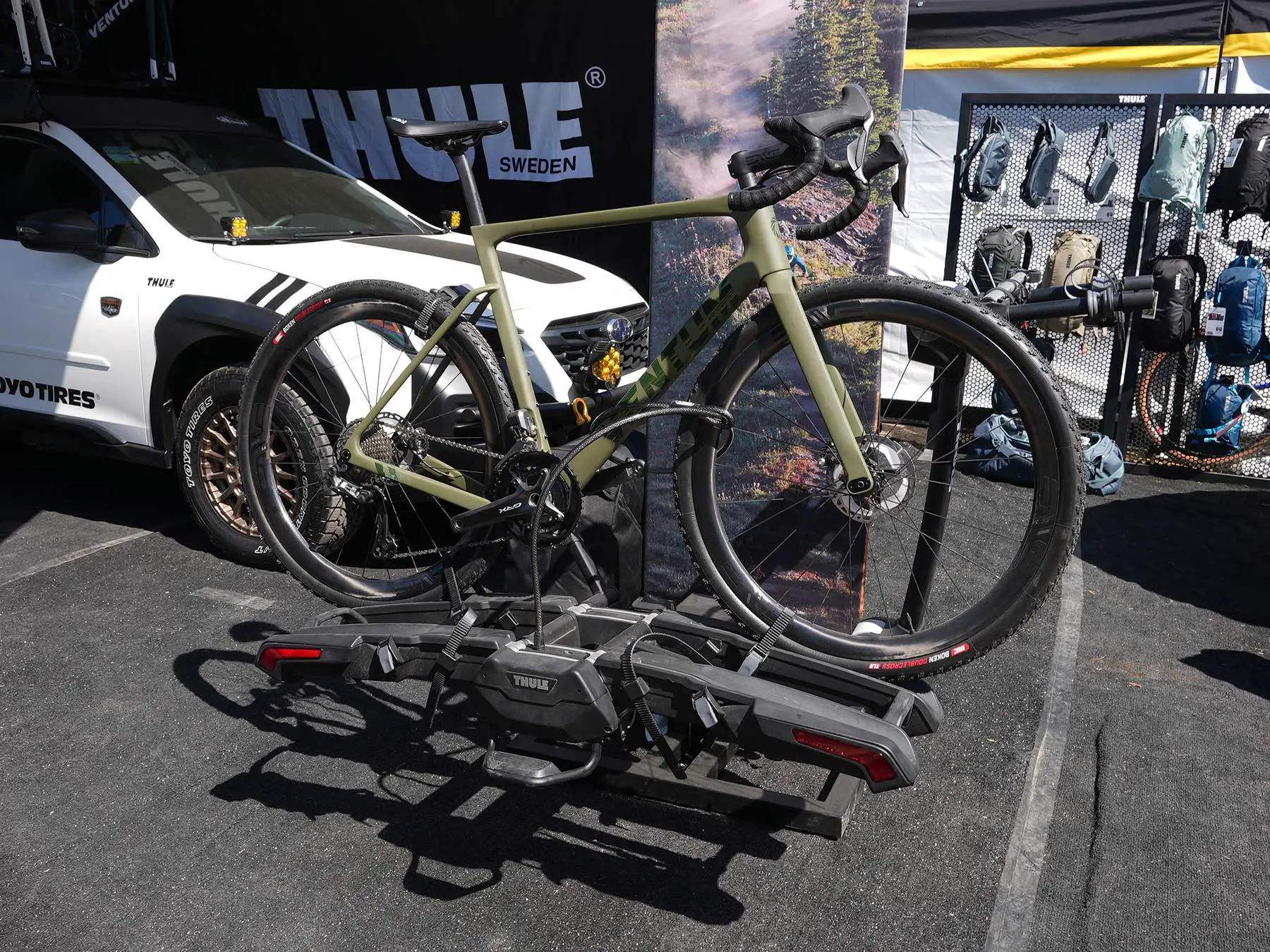 thule epos heavy duty hitch bike rack