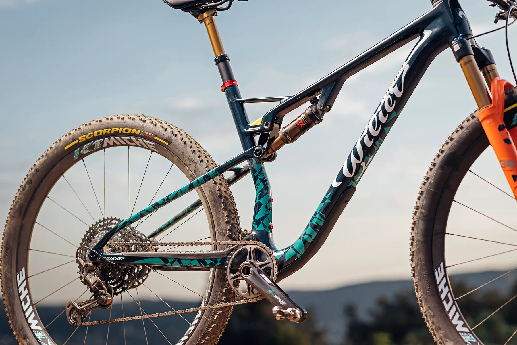 Wilier Urta Max SLR lightweight 120mm carbon XC race mountain bike, frame detail