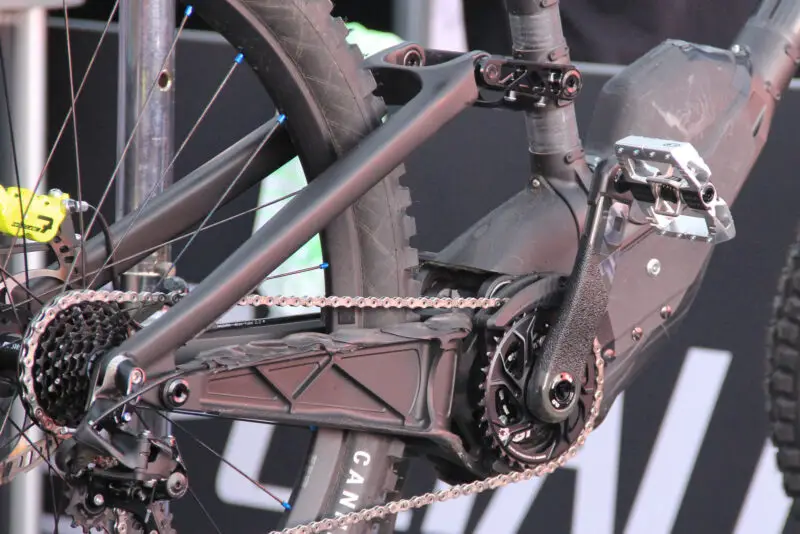 loic bruni prototype specialized demo dh bike lenzerheide
