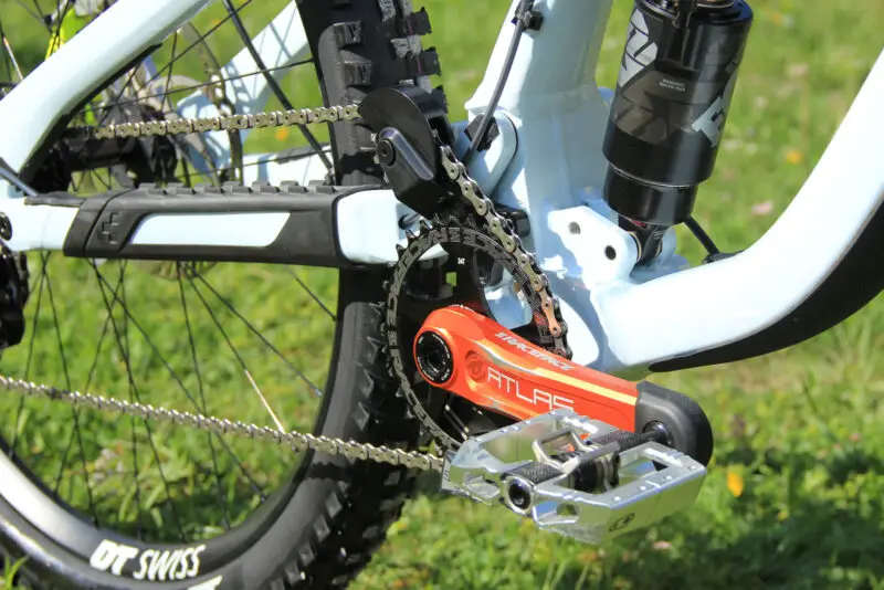 danny hart pro bike check 2023 lenzerheide world cup dh idler pulley higher main pivot
