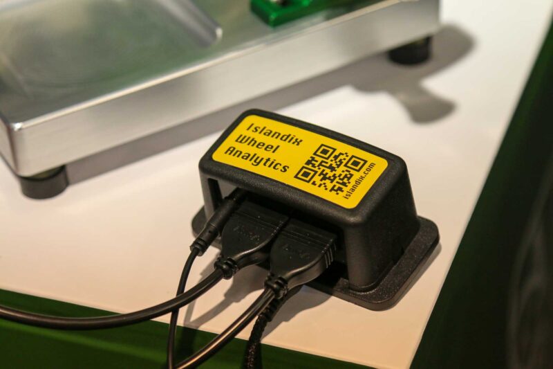 Islandix connector