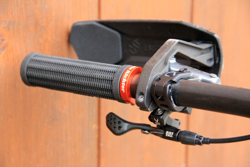 raphaela richter pro bike check ibis hd6 cockpit components prototype race face carbon bar