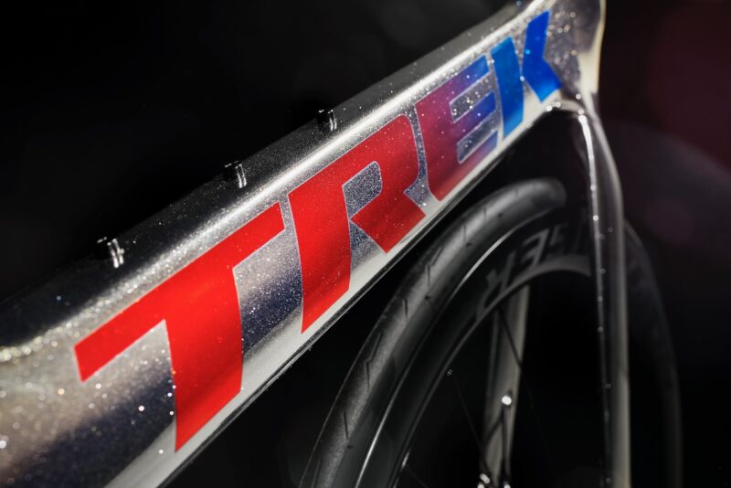 Trek Project one ICON TDF-Madone-Diamond-Flake-DT-Driveside