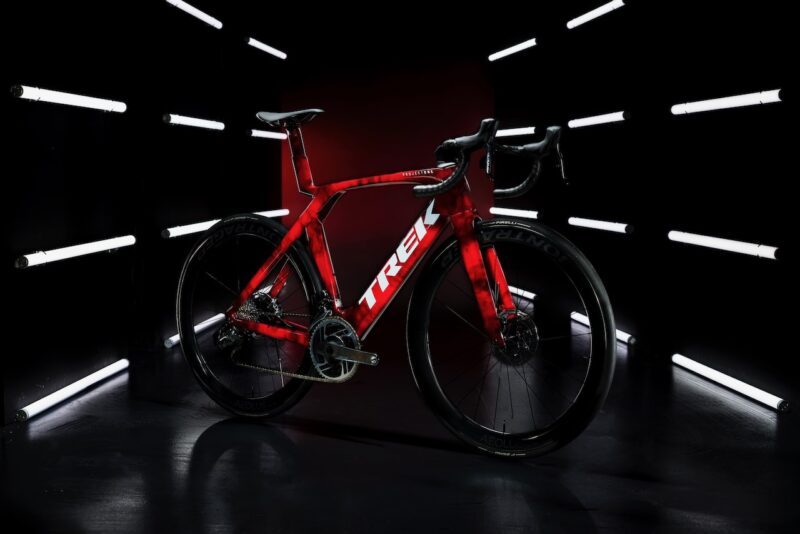 Trek Project one ICON TDF-icon-rel-smoke-red-smolder-portrait