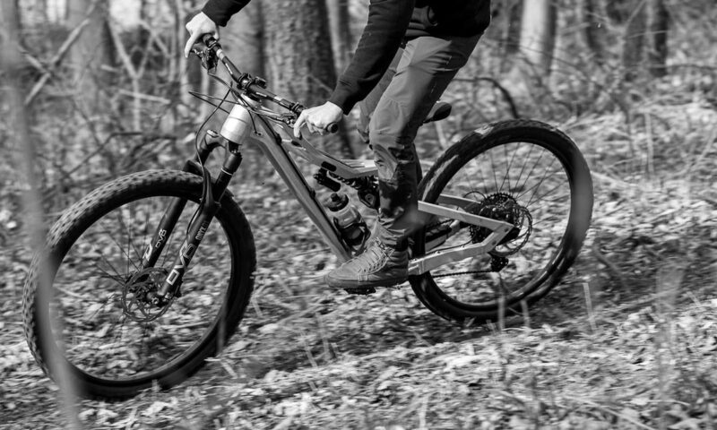 Rock Machine Whizz modular alloy long-travel 140mm 160mm 180mm bikepark enduro all-mountain bike, riding