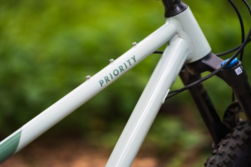 Priority Bicycles 600HXT top tube logo