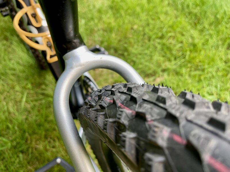 Woom rear tire clearance
