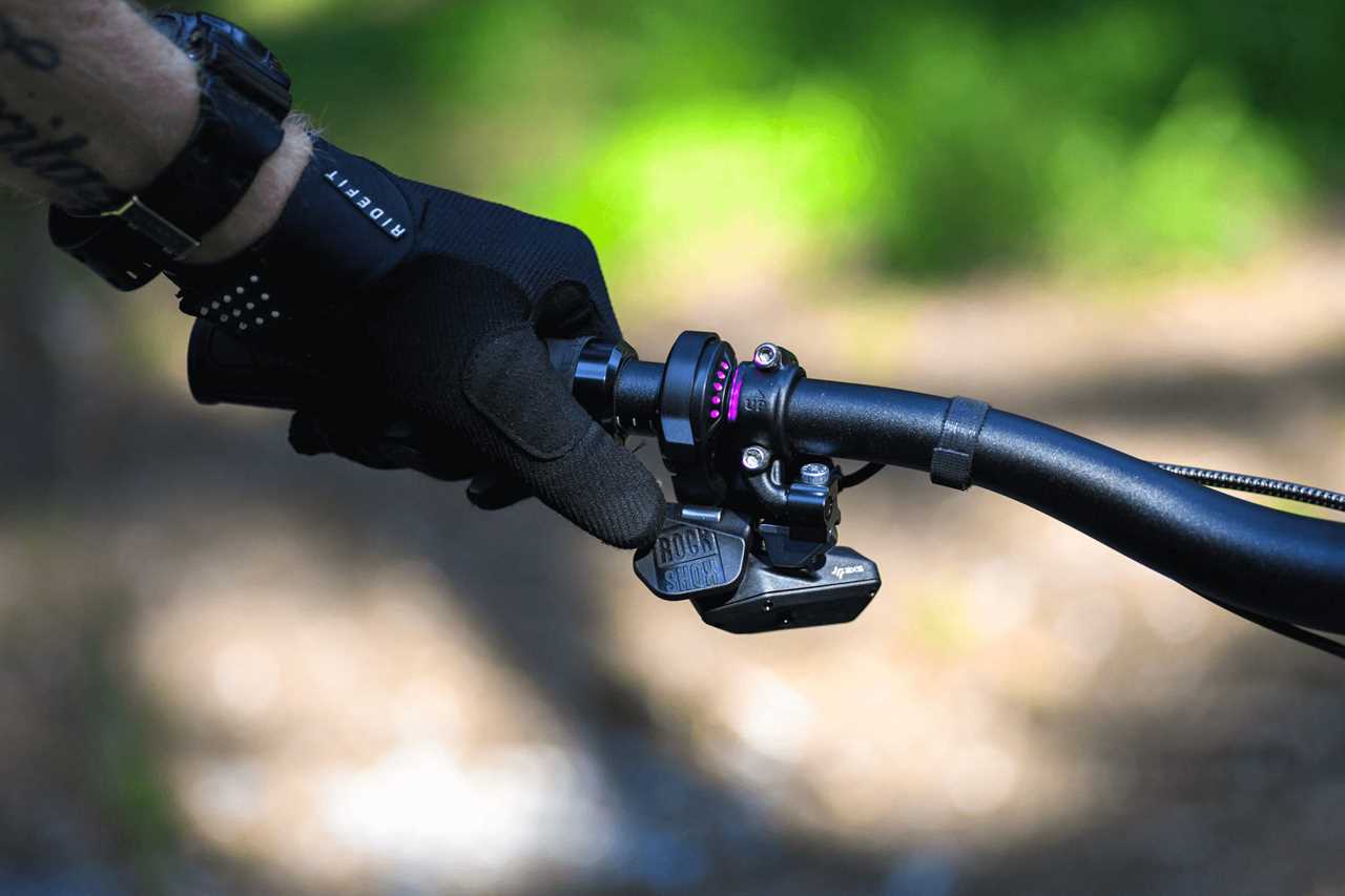 closeup details of greyp zaney e-mountain bike