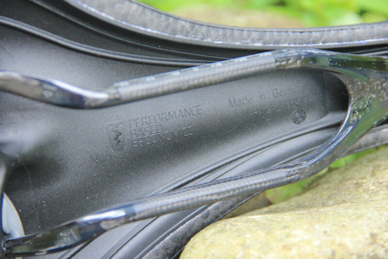 SQlab 611 Infinergy Ergowave Active 2.1 Carbon Saddle is 100% Made in Europe