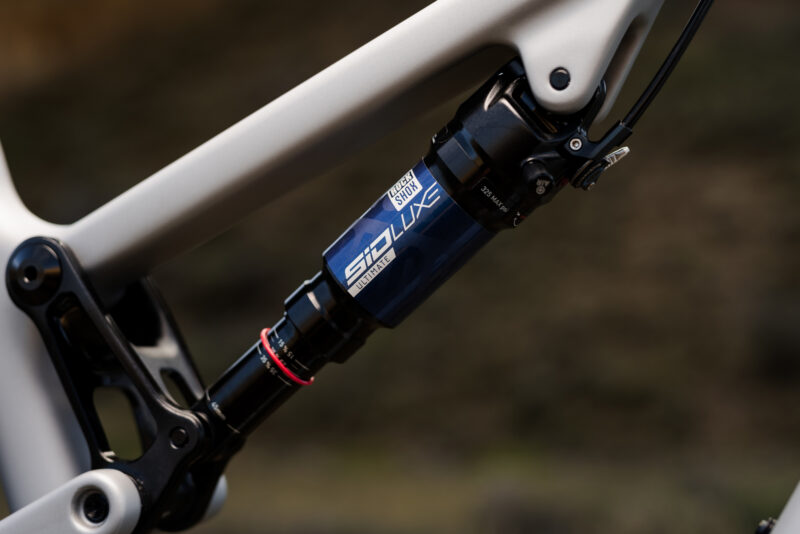 2024 rockshox sidluxe ultimate 3 position compression adjust
