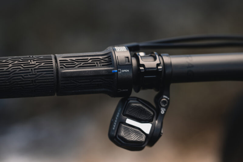 rockshox twistloc ultimate remote 3 positions open pedal lock
