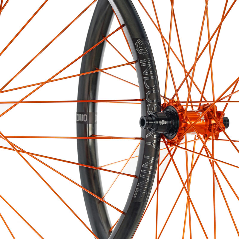 industry nine hydra enduro 325/310 duo wheelset 32 spoke carbon rims made in kamloops