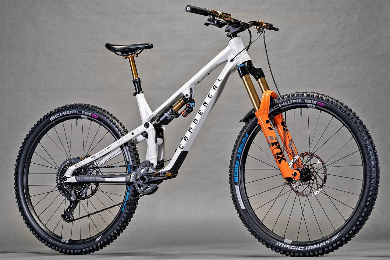2023 Commencal Meta v5 all-new aluminum alloy trail & enduro all-mountain bikes, Team EN prototype