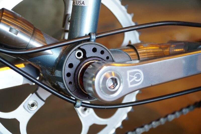 R&E Bicycles 6-Pack eccentric bb