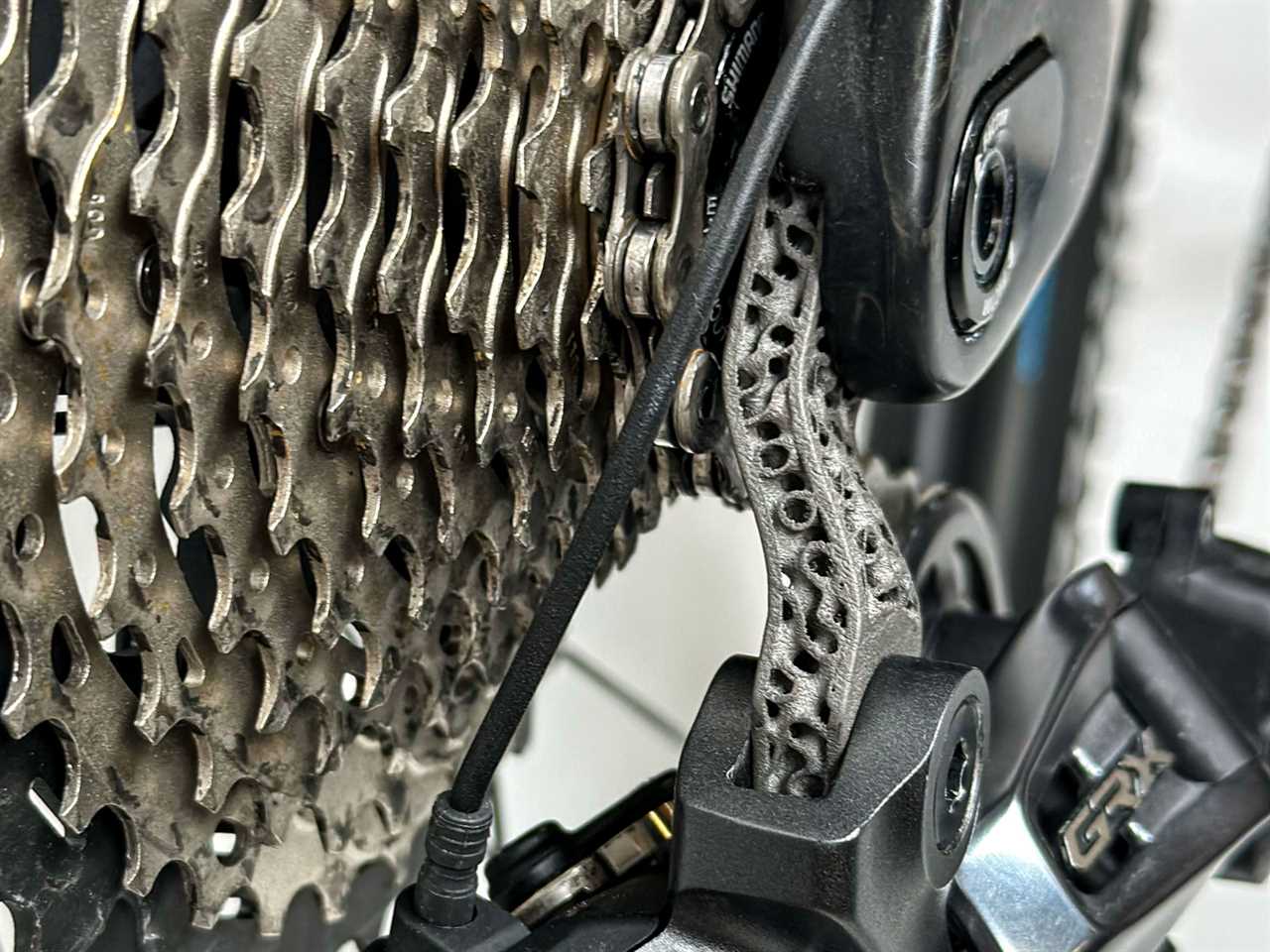 Silca 3D-printed titanium derailleur hanger shifting upgrade, angled structure detail