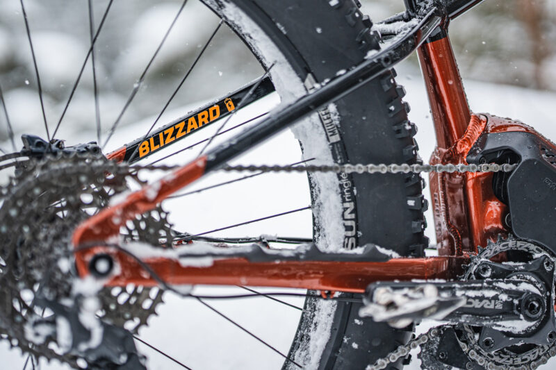 rocky mountain blizzard powerplay fat emtb 460mm rear center length 27.5" x 4.5" tires