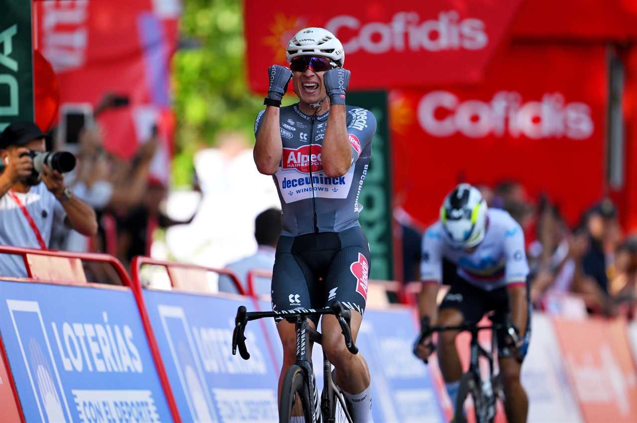 Vuelta a España Stage 1: Jasper Philipsen Blasts Home in Big Bunch Sprint and Seizes First Red Jersey