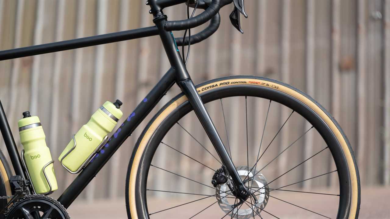 The Artefact Eterna Mixes the Perfect Fork With Skinny Tube Steel at Made