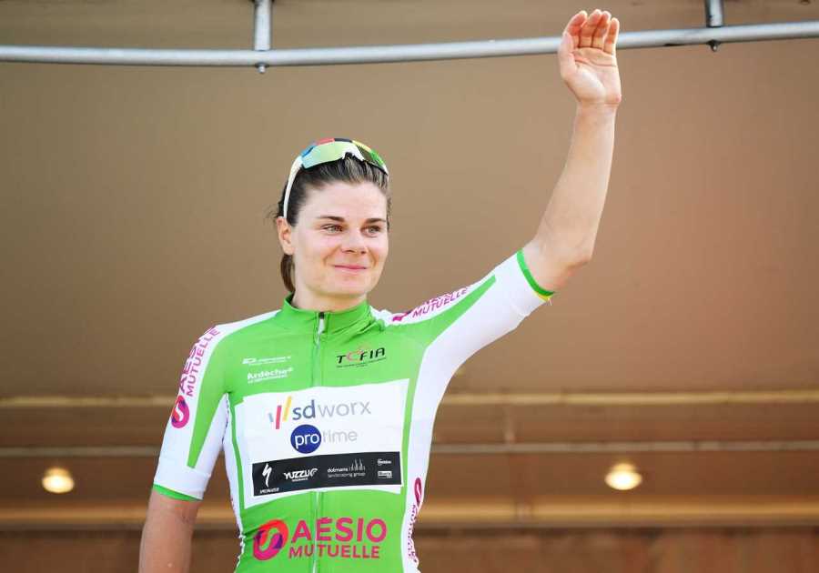 Kopecky Sidelined While Van Empel and Cavalli Walk Away