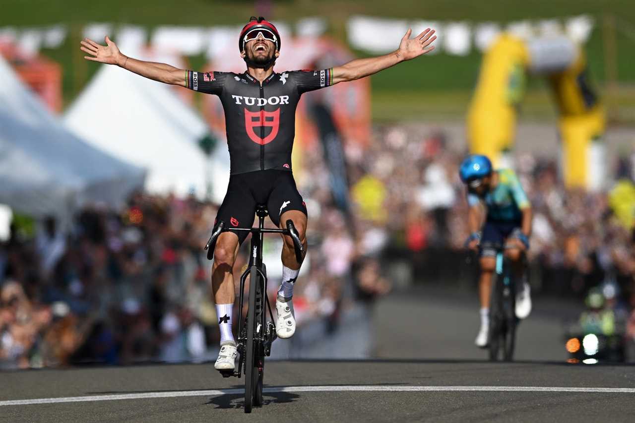 Julian Alaphilippe Turns Back the Clock to Win the Grand Prix Cycliste de Québec