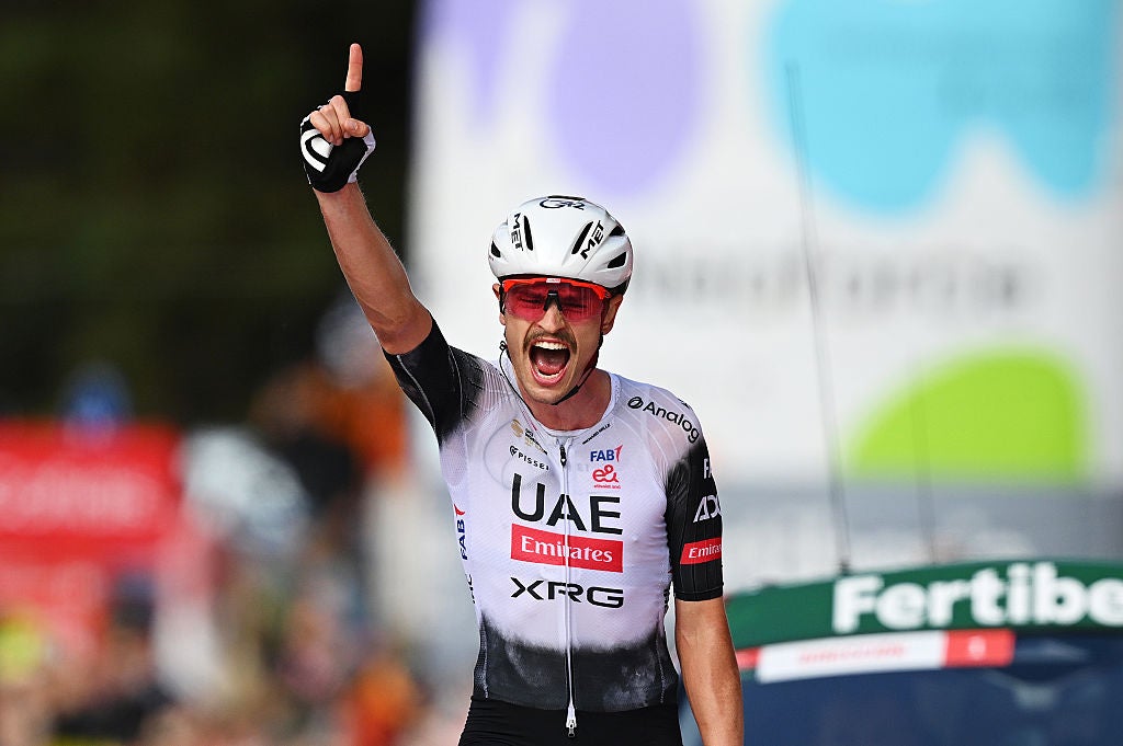 Vuelta a España Stage 6: UAE Wins and Loses – Vine Crushes Summit Victory, Ayuso Crumbles