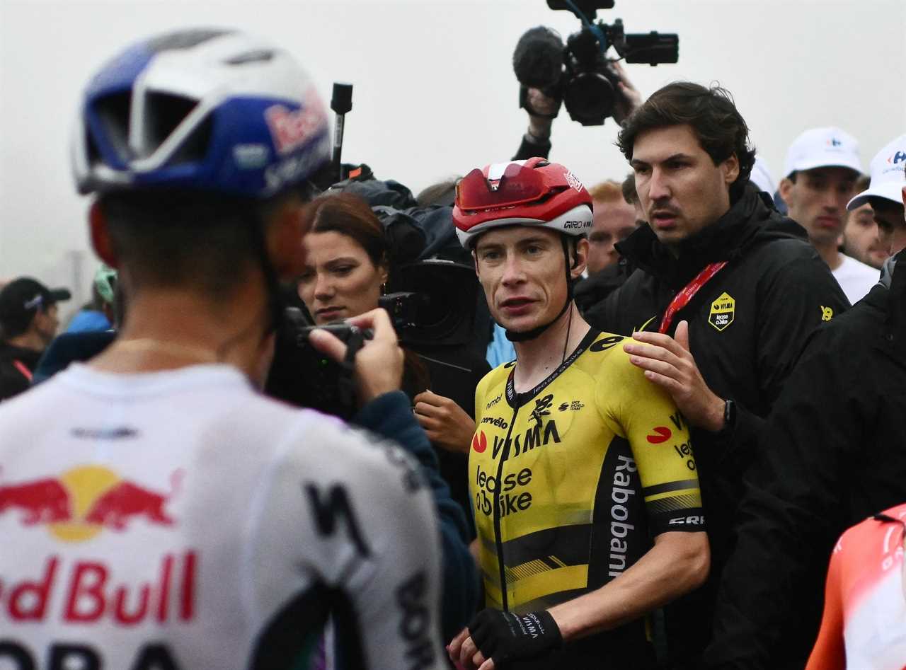 Vuelta a España Mayhem: Martin, Zingle, Arcas Out After Crash Chaos, Vingegaard Dodges Bullet